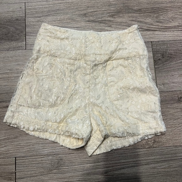 Cream cottage core lace shorts - Picture 1 of 7